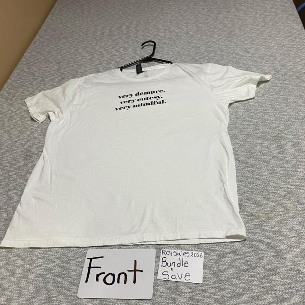Gildan White cotton t-shirt Size L. SKU-C91